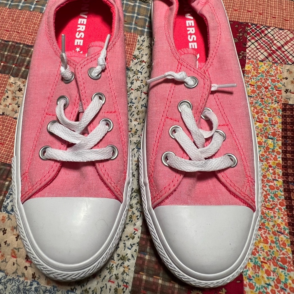 Light pink converse shoreline size 10